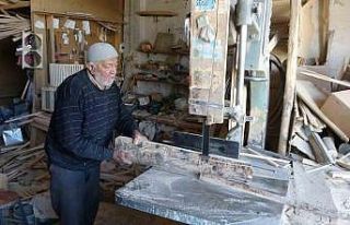 Malatyalı usta 73 yıldır ağaçlara şekil veriyor