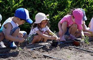 Maltepe Çocuk Tarım Parkı minik ziyaretçilerini...
