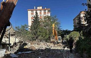 Maltepe’de faciadan dönüldü: 11 katlı bina yıkım...