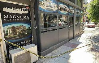 Manisa’da emlak ofisinde silahlı kavga: 1 ölü,...