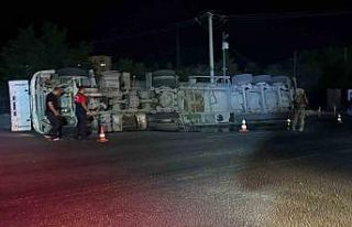 Mardin’de devrilen tırın sürücüsü yaralandı