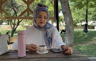 Mardinliler kavurucu sıcaklara rağmen çaydan vazgeçmiyor