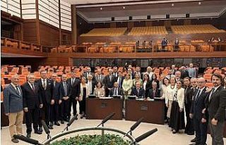 Meclis tatile girdi milletvekilleri fotoğraf çektirdi