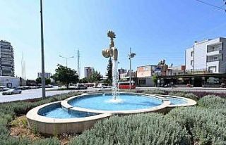 Mersin yaza renkli girdi