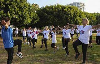 Mersin’de sabah sporları deniz kenarında yoğun...