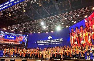 Mezunlarını uğurlayan İzmir Ekonomi’de 4 günlük...