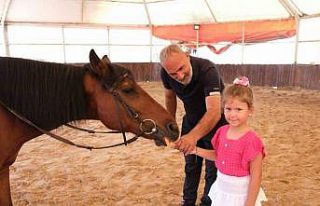 Minik at biniciler sertifikalarını aldı