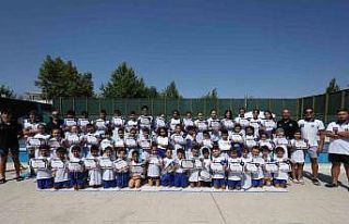 Minik kulaçlar ikinci dönemi tamamladı