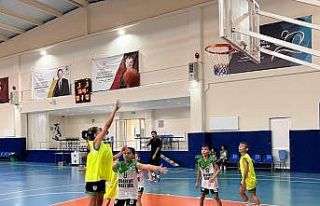 Minikler basketbol turnuvasında ter döktü