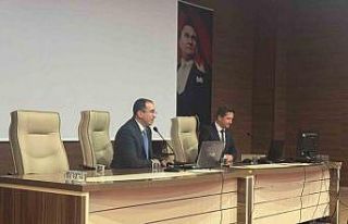 Muhtarlara ve biçerdöver sahiplerine yangınla mücadele...