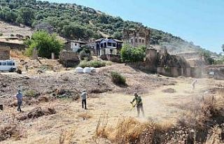 Nazilli Belediyesi’nden Arpaz Kalesi’nde temizlik...