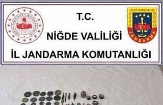 Niğde’de tarihi eser operasyonu: 55 parça eser...