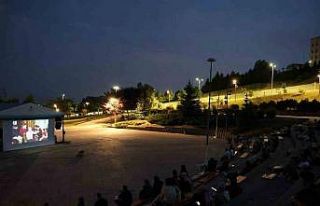 Nostalji ve kahkaha bir arada