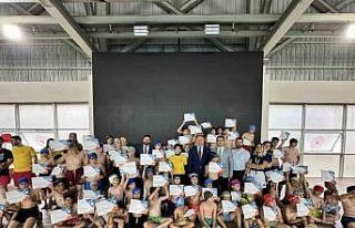 Onlar artık sertifikalı yüzücü