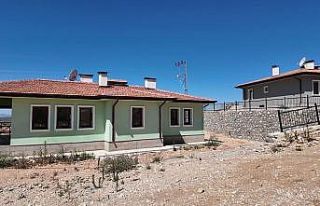 Osmaniye’de yapımı tamamlanan 89 köy evinin anahtar...