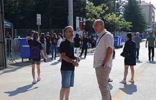 Otel faciasından eşi ve çocuğuyla birlikte kurtulan...