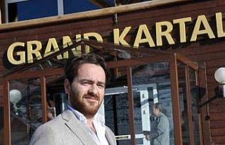 Otelin Genel Müdürü Damat Emir Aras önce kendi...