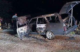 Otomobil alev alev yandı