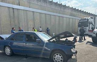 Otomobil ile kamyon çarpıştı: 5 yaralı