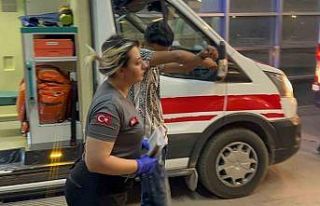 Otomobil park halindeki minibüse çarptı: 1 yaralı