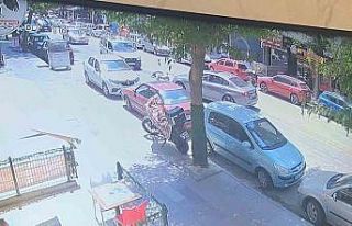 Otomobilin çarptığı yaya havada takla attı