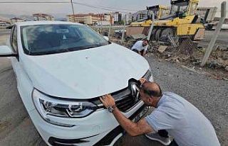 Otomobilin motor bölmesine giren yavru kedi 3 şehir...