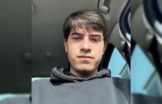 Otomobille çarpışan motosiklet sürücüsü hayatını...