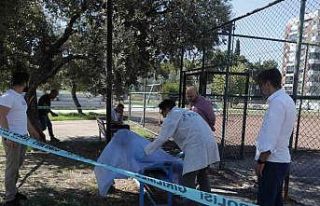 Oturduğu bankta ölü bulundu