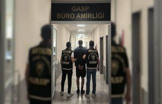 Oyuncak tabanca ile iş yeri soymaya çalıştı