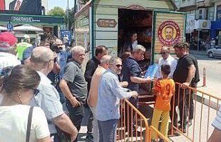 Oyuncakçı Amca, çocukların yüzünü güldürdü