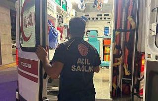 Parkta düşen çocuk, yaşam savaşı veriyor