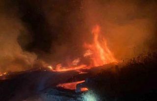 Pazaryolu’nda 5 ev, 2 ahır ve 2 samanlık yandı