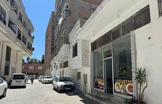 Pencereden atlayan kız çocuğu hayata tutundu