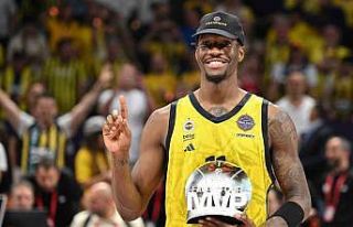 Phoenix Suns, Nigel Hayes-Davis’i kadrosuna kattı