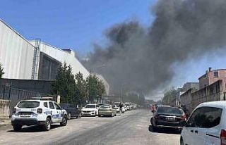 Plastik varil fabrikasında korkutan yangın