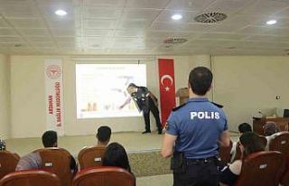 Polis, sağlıkçılara eğitim verdi