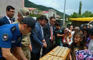 Posof Müftülüğünden aşure ikramı