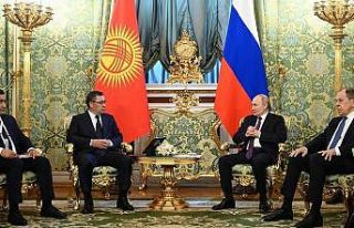 Putin, Kırgızistan Cumhurbaşkanı Caparov ile görüştü
