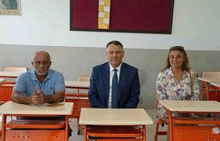 Rektör, 50 yıl sonra ilkokul öğretmeni ile ilk...