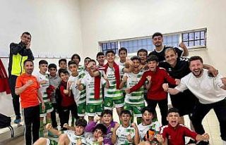 Sahaları olmadan depremzede sporculardan 5’i bir...