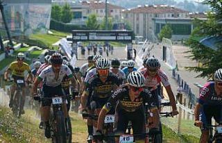 Sakarya’da nefes kesen şampiyona: Genç pedallar...