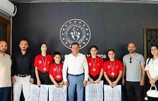 Şampiyonlardan Kabakcı’ya ziyaret