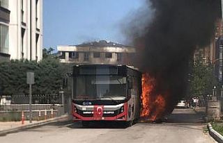 Samsun’da belediye otobüsü alevlere teslim oldu