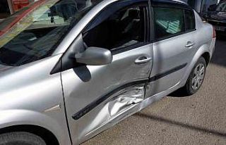 Samsun’da hafif ticari araç ile otomobil çarpıştı:...