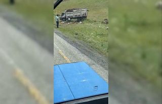 Sarıkamış’ta kamyonet devrildi
