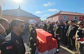 Şehit Mahsun Yeşildemir gözyaşları arasında...