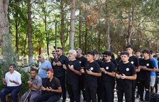 Şehit Ömer Halisdemir kabri başında anıldı