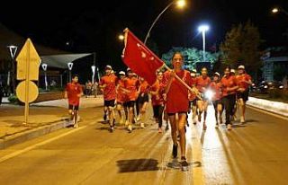 Şehitlerin emaneti sancak, dualarla Vali Koç’a...