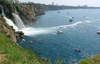 Şelaleden denize birinin düştüğü iddiasıyla...