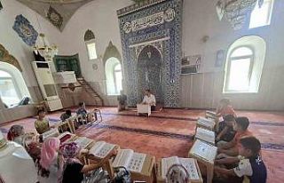 Selendi’de camiler çocuk sesleriyle şenlendi